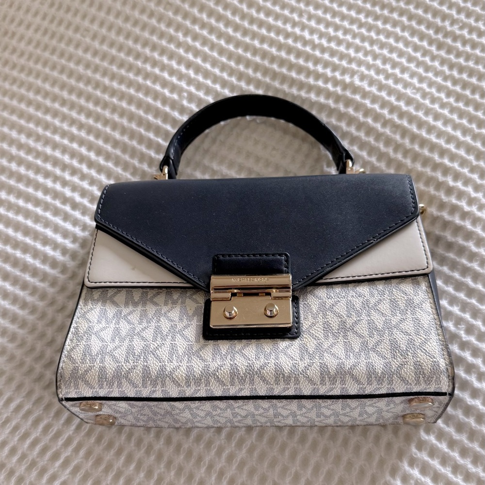 Michael kors mini bag